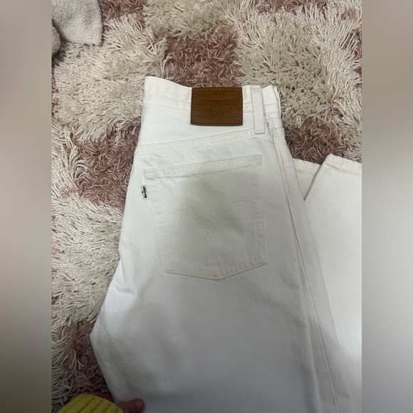 BRAND NEW LEVI JEANS - Picture 2 of 6